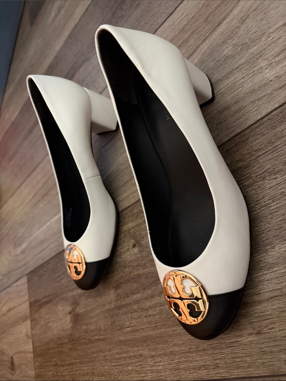 Tory Burch Chelsea Cap Toe Pumps